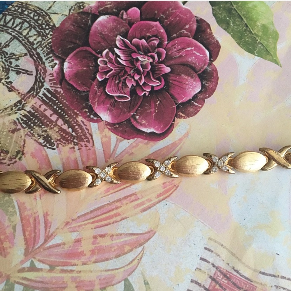 Vintage Faux Gold and Rhinestone Costume Bracelet - Picture 3 of 6